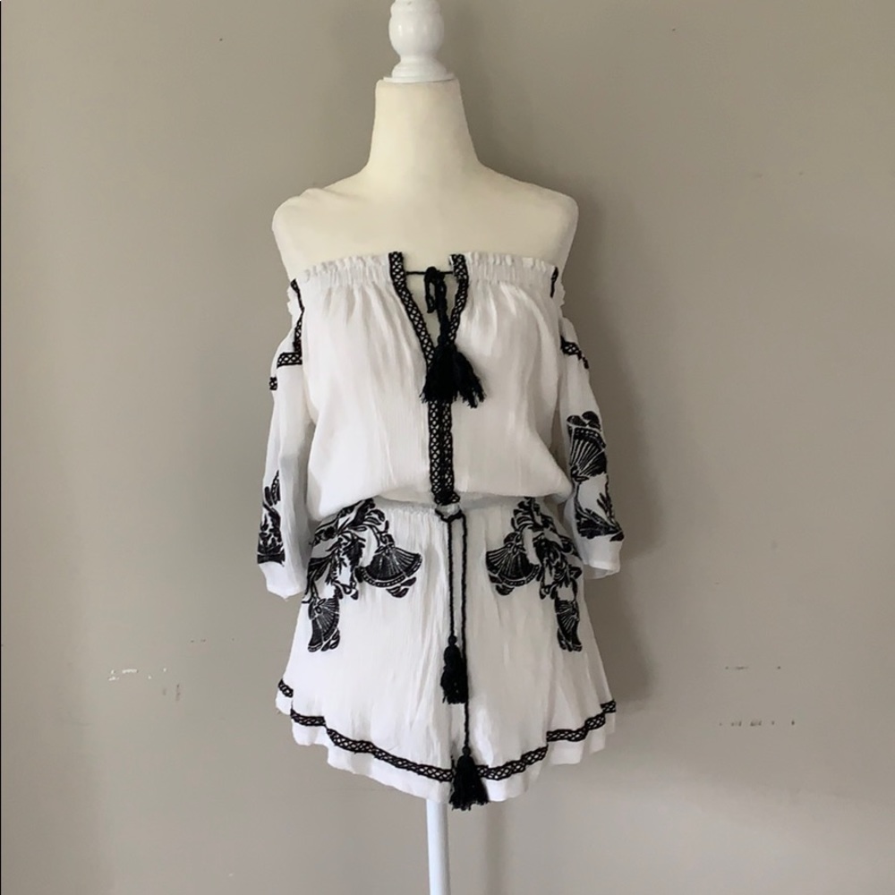 Selfie Leslie Off the Shoulder Romper